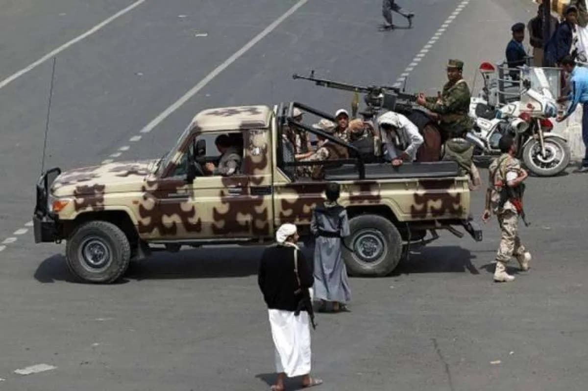 مليشيا الحوثي تهدم مستوصفاً صحياً في صنعاء وسط اتهامات بالاستيلاء على ممتلكات عامة