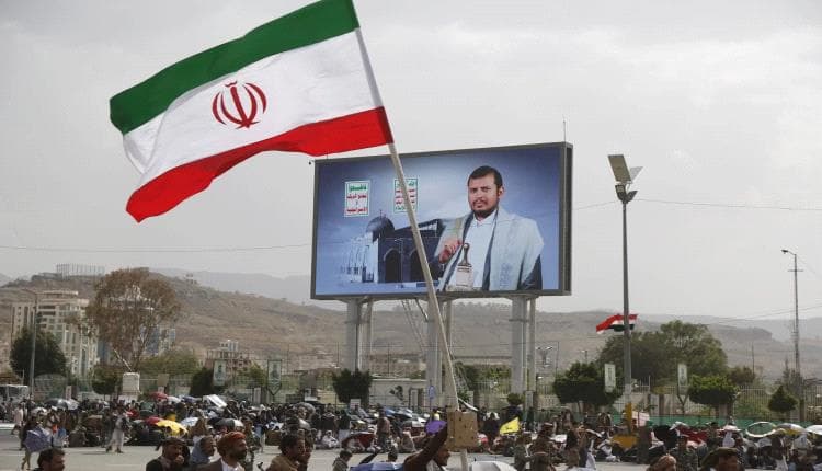 مليشـ.ـيا الحـ.ـوثي تحشد اليمنيين في مناطقها دعمًا لإيـ.ـران
