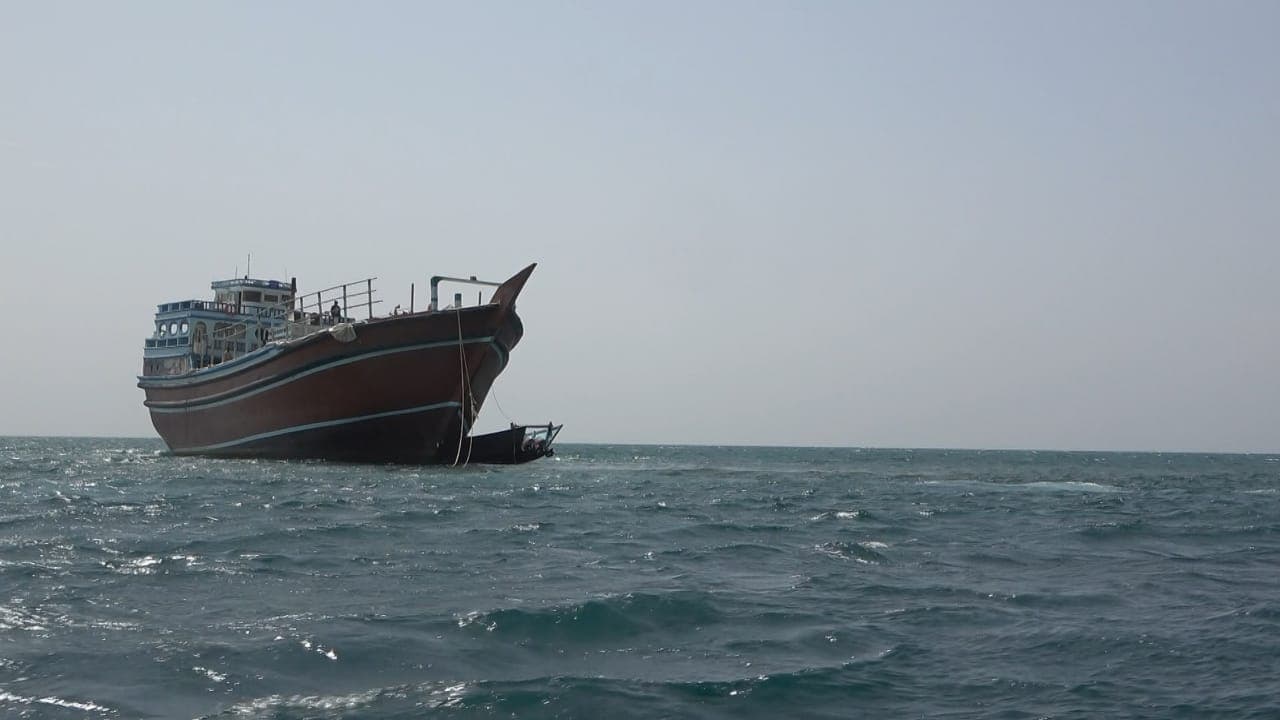 قوات العمالقة الجنوبية تضبط سفينة تهـ,ـريب قادمة من إيـ,ـران بالقرب من باب المندب