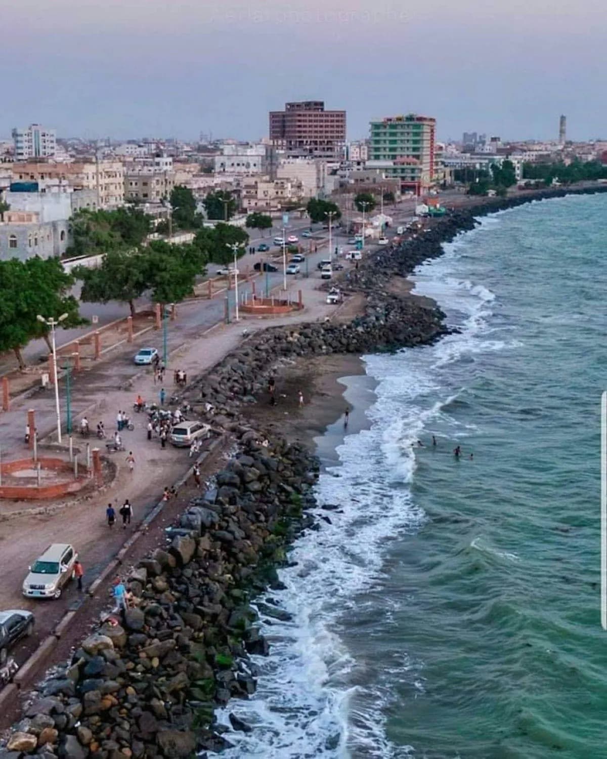 مصرع خمسة أشخاص غرقاً في سواحل الحديدة خلال عطلة عيد الفطر