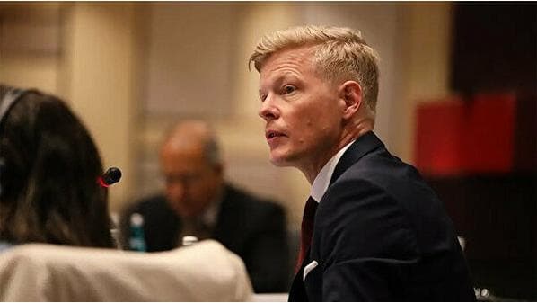 الاتحاد الأوروبي والأمم المتحدة يبحثان ضمانات أمنية وتسوية تفاوضية لليمن