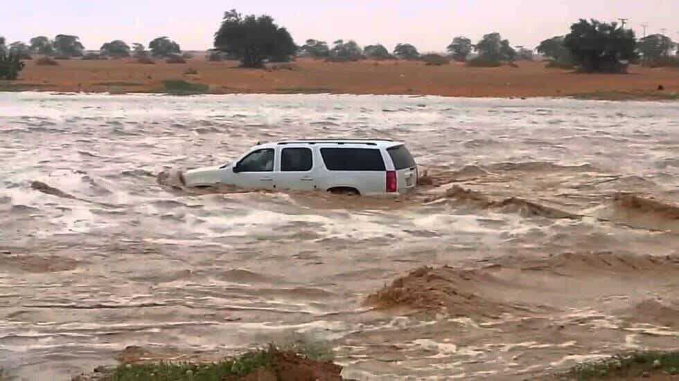 شرطة السير تحذر من مغامرة قطع السيول خلال موسم الامطار
