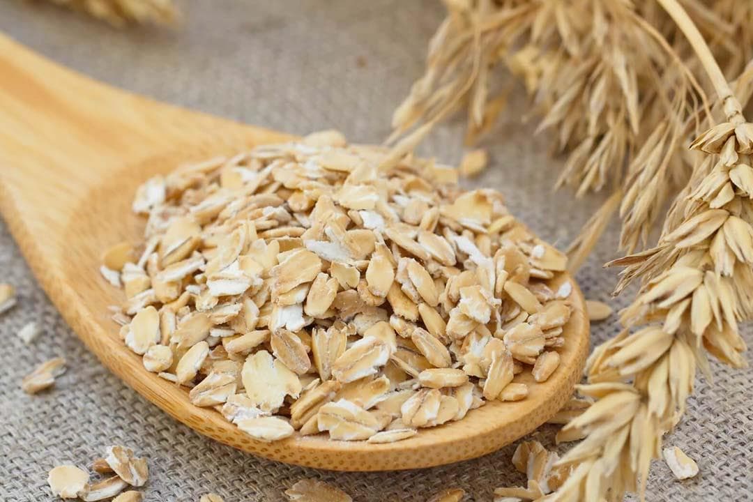 4 أطعمة لتهدئة القولون العصبي وتحسين الهضم