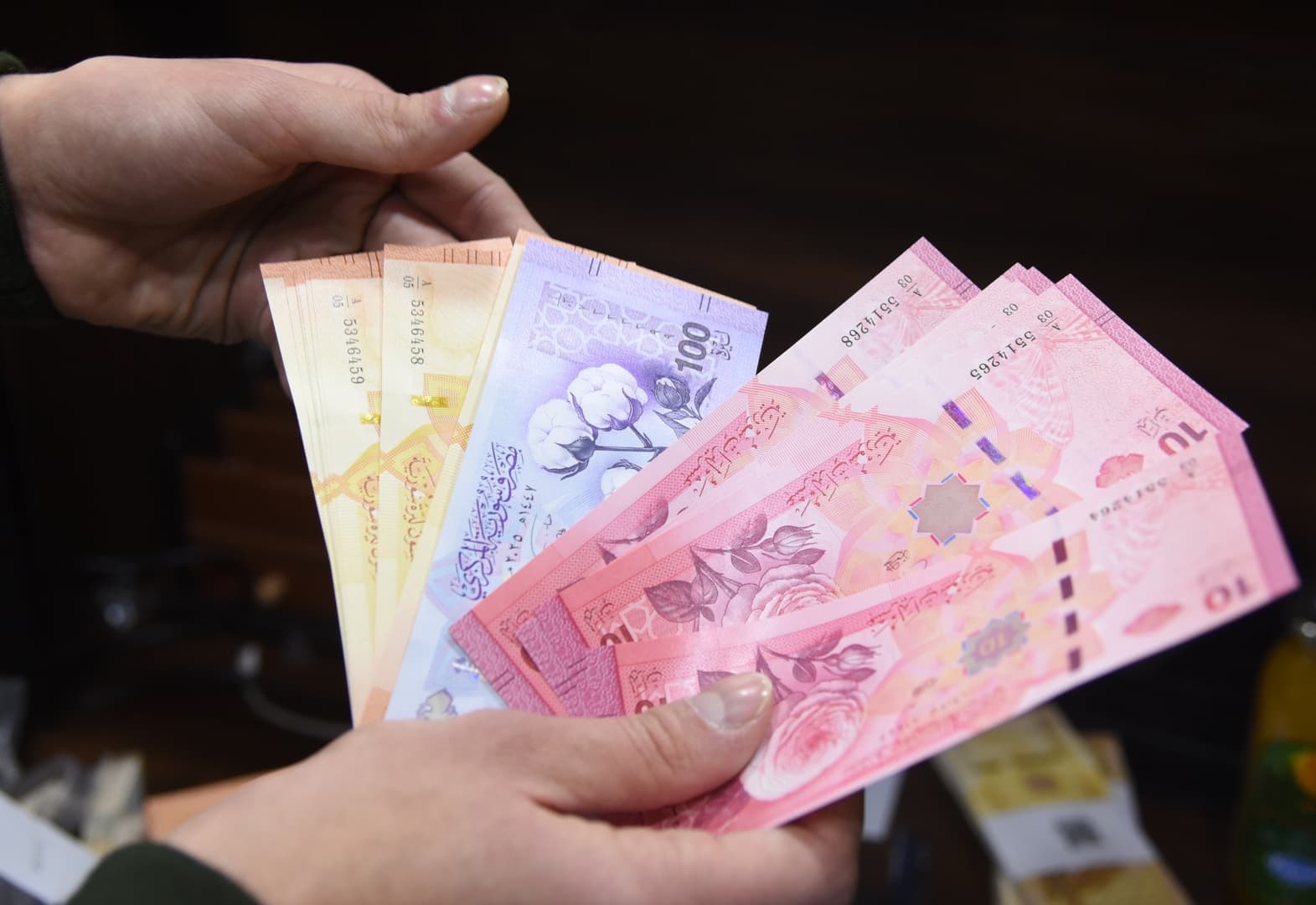 مجلس الإفتاء الأعلى في سوريا يفتي بعدم جواز بيع أو استبدال العملة القديمة مقابل عمولة