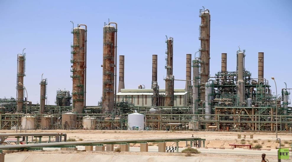 ليبيا.. إغلاق خط الشرارة النفطي وتراجع الإنتاج بأكثر من 200 ألف برميل يوميا