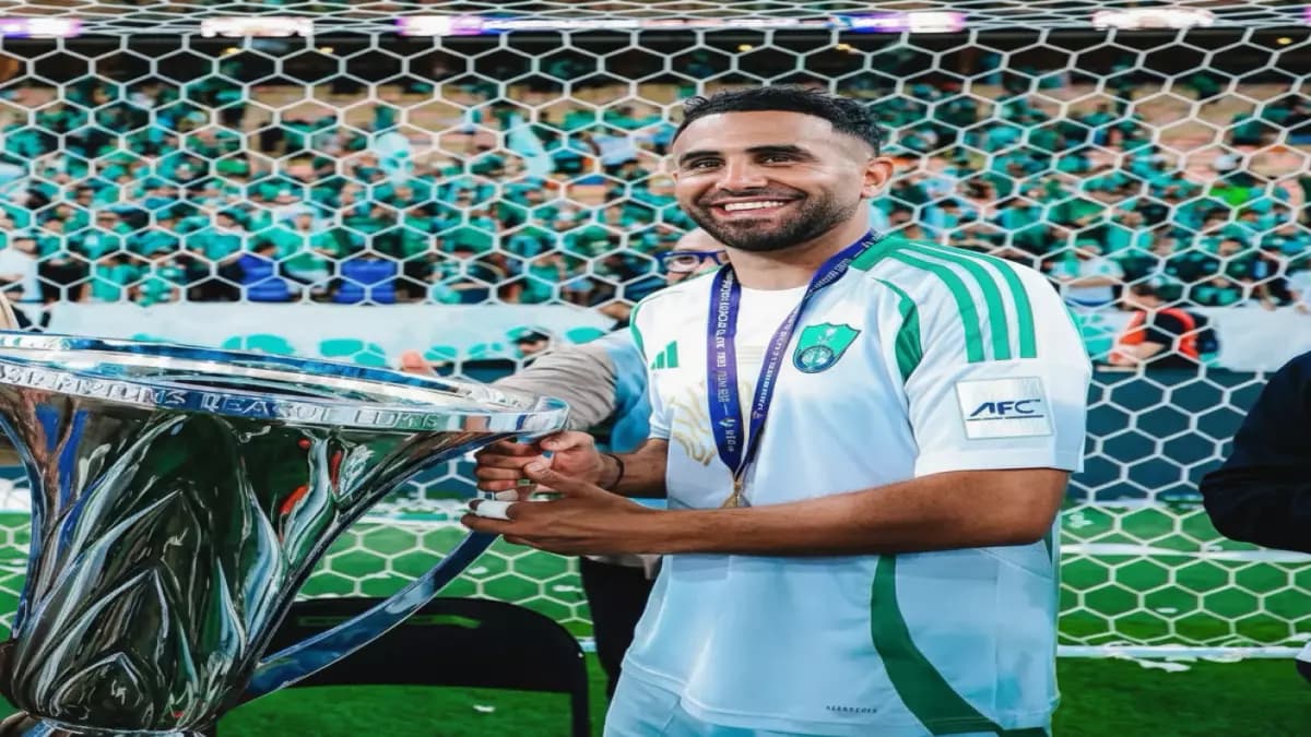 رياض محرز يكشف السر وراء حبه لجماهير الأهلي: "هذه اللحظة تمنحني قوة لا توصف!"