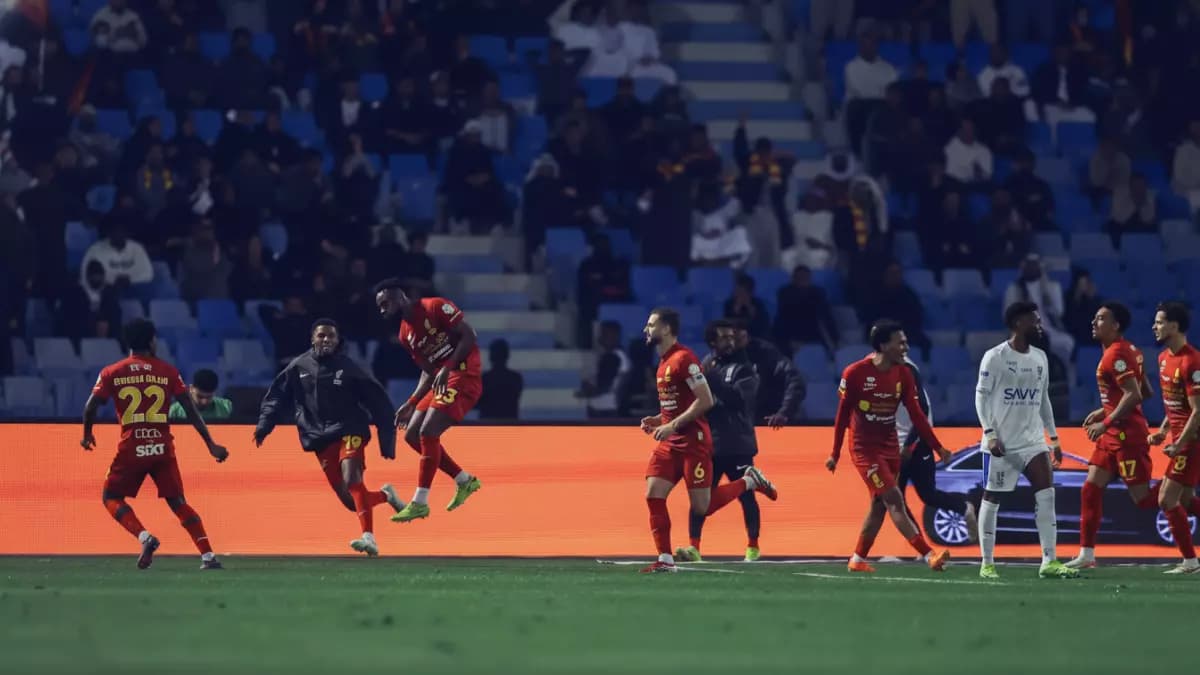 صادم: القادسية يحطم رقماً قياسياً ويتفوق على الهلال والنصر في الوقت القاتل!