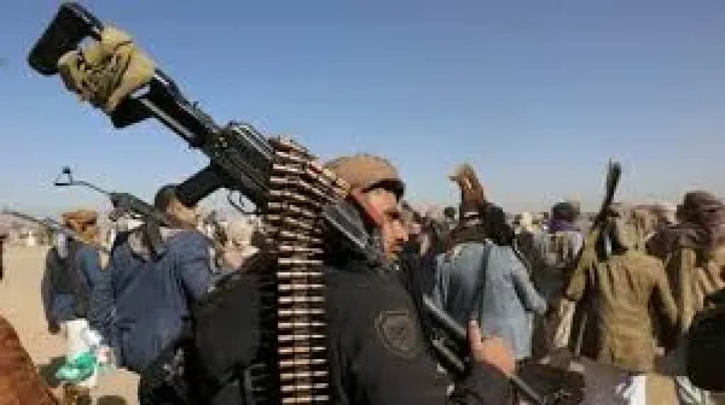 مقرب من الحوثي في تصريح ناري: لحظة المواجهة ”المباشرة” باتت قريبة.. ومفاجآت عسكرية ستغير معادلة المنطقة