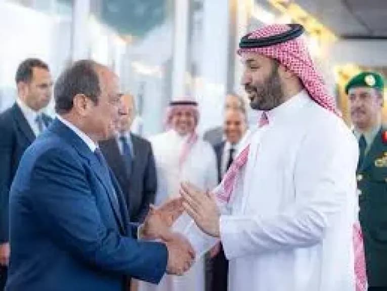 السيسي يكشف سر ”مسافة السكة” في زيارة خليجية مفاجئة.. وهل نحن ذاهبون للحرب؟!