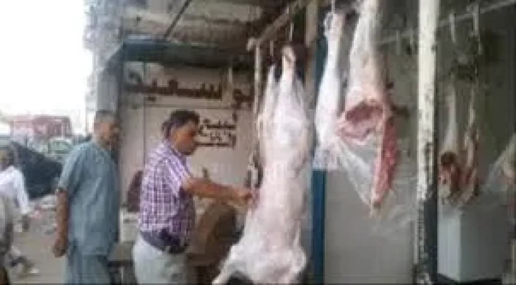 فضيحة أسعار اللحوم في عدن.. الكيلو بـ 22 ألف والسلطة غائبة!