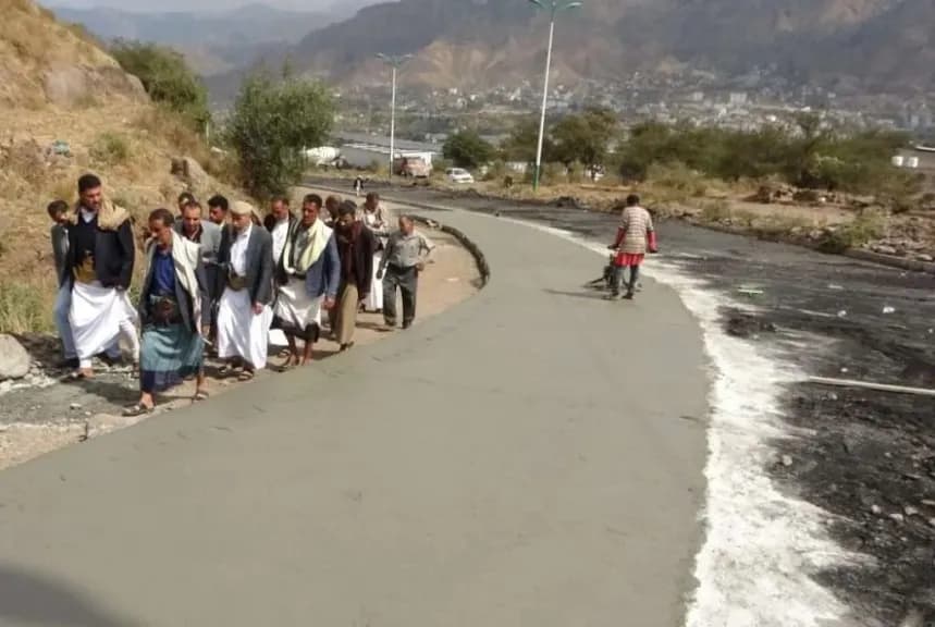 مأساة تخيم على فرحة العيد: 7 ضحايا بينهم نساء وأطفال في حادث مروع على طريق إب – صنعاء