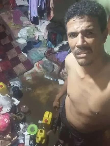 هل رأيت منزلاً يسبح فيه أهله؟.. مشهد  يهز عدن ويكشف عورة البنية التحتية!