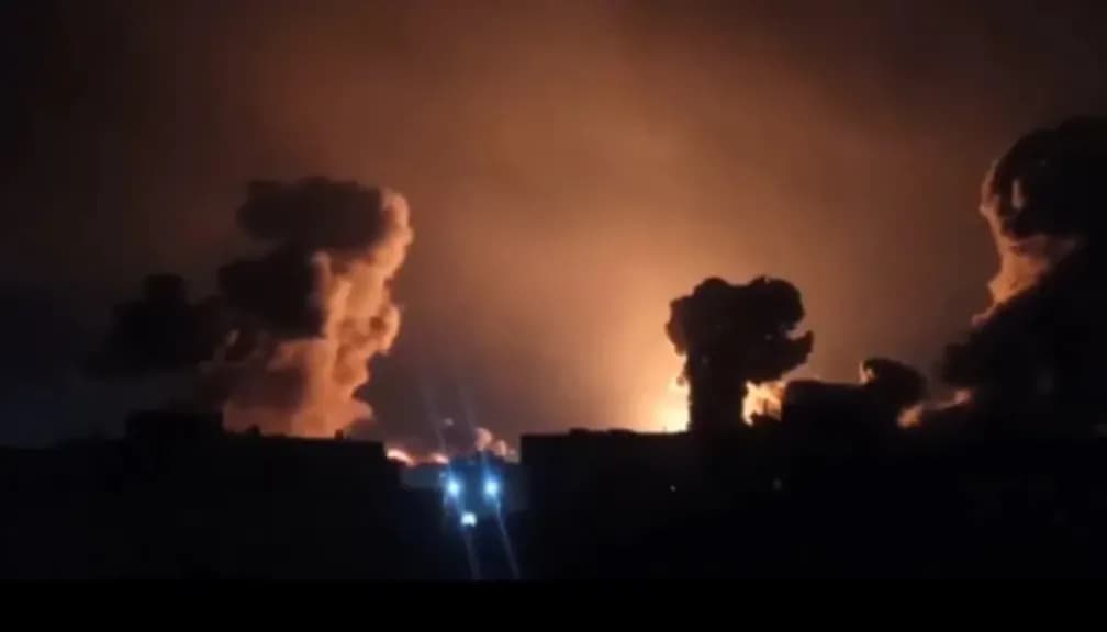 لن تصدق ما يحدث في إيران الآن ...قصف عنيف يضرب أهدافاً حيوية (فيديو)