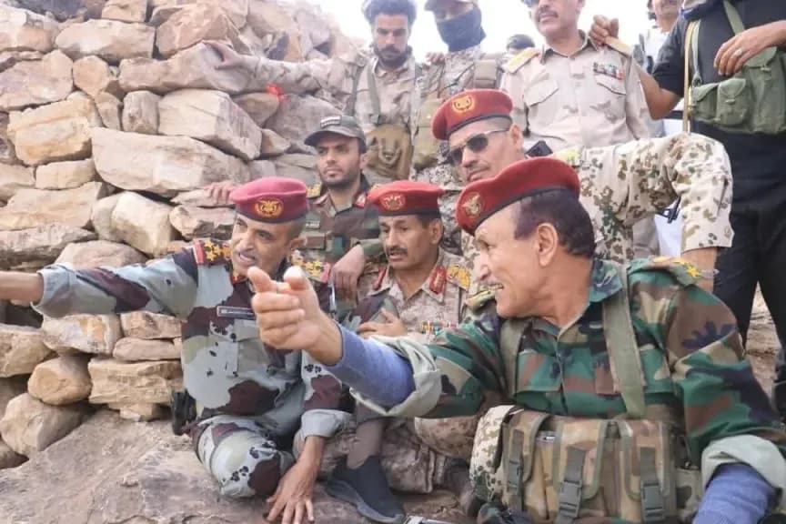 مقتل ضابط في الجيش خلال مواجهات مع مليشيا الحوثي بتعز