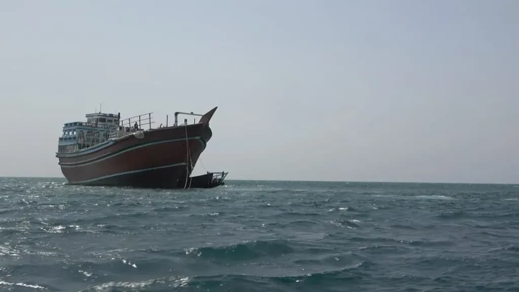 ضربة أمنية للحوثيين.. قوات العمالقة تضبط سفينة إيرانية قبالة ”باب المندب”