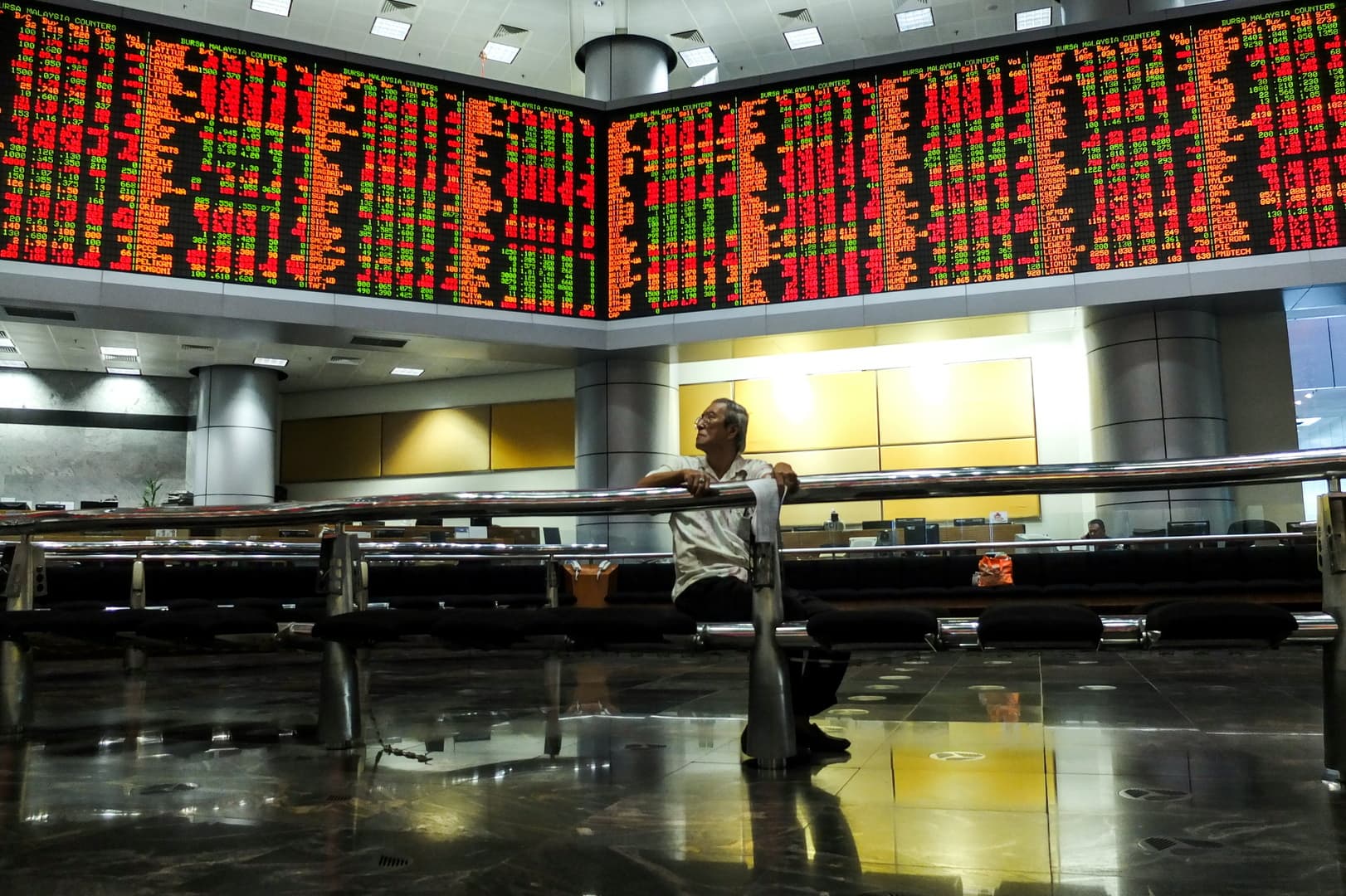 هبوط أسواق آسيا مع تبادل تهديدات البنى التحتية بين واشنطن وطهران