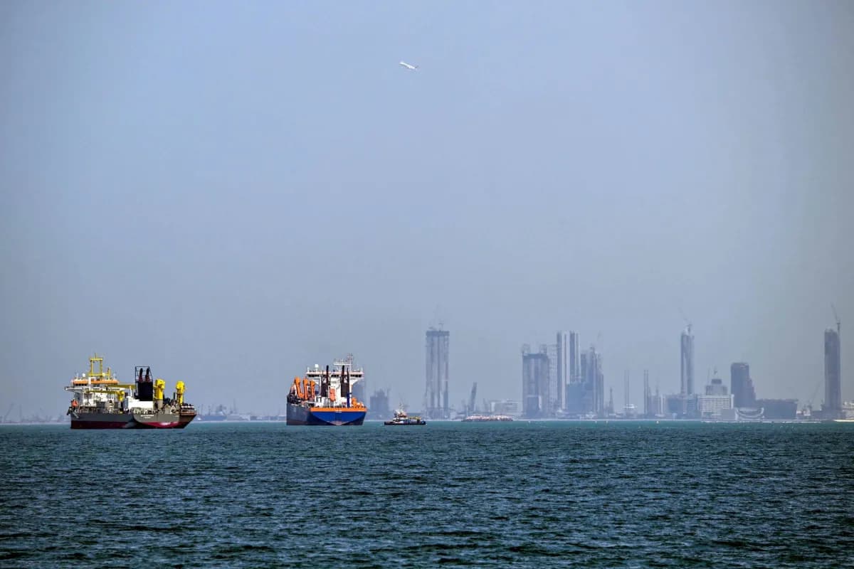 إيران تتهم أميركا وإسرائيل بضرب مركب إسعاف بحري في مضيق هرمز