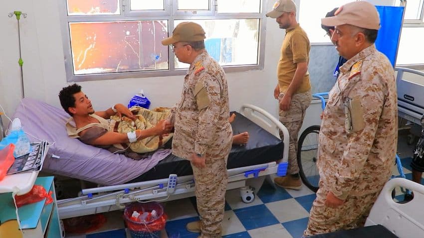 زيارة تفقدية لجرحى القوات المسلحة في مأرب وتأكيد على الرعاية الصحية