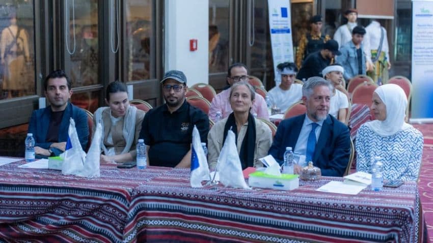 سفيرا الاتحاد الأوروبي وهولندا يزوران مبادرة تعزيز الأمن المائي في مأرب
