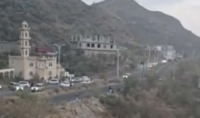 إب.. مليشيا الحوثي تواصل تغيير خطباء المساجد رغم رفض السكان
