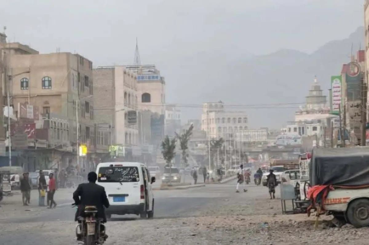 فضيحة أمنية جديدة.. سرقة أسلحة من داخل مقر تابع لمليشيا الحوثي في إب