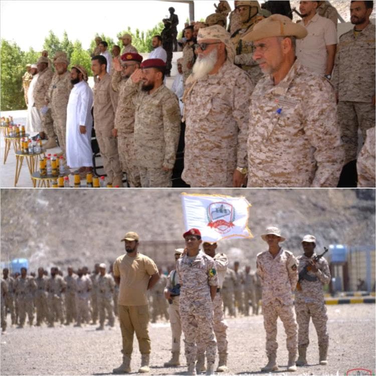 عرض عسكري للفرقة الأولى في عدن لأبطال الدورة الاستجدادية