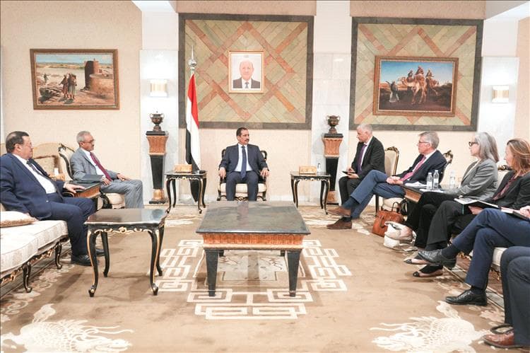 وزير الداخلية يلتقي فريق مكتب المبعوث الأممي