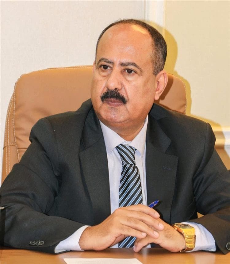 المدير الاقليمي للخطوط الجوية اليمنية منطقة الرياض يهنئ وزير النقل الجديد محسن علي حيدرة