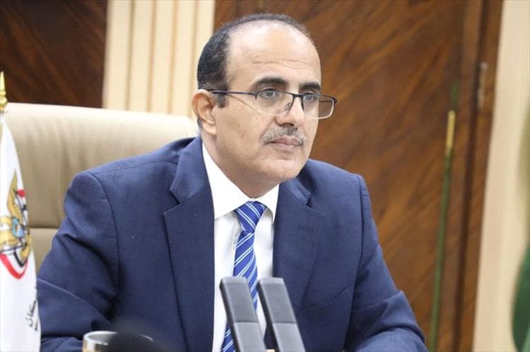 أمين عام محلي شبوة يهنئ الدكتور قاسم بحيبح بنيله ثقة القيادة السياسية وإعادة تعيينه وزيراً للصحة