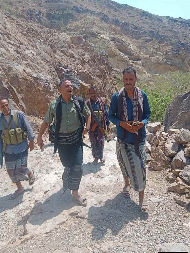 بتوجيهات المحافظ القبّة.. الوكيل الحسني يتفقد جبهة الأزارق غرب الضالع ويشيد بمقاتليها