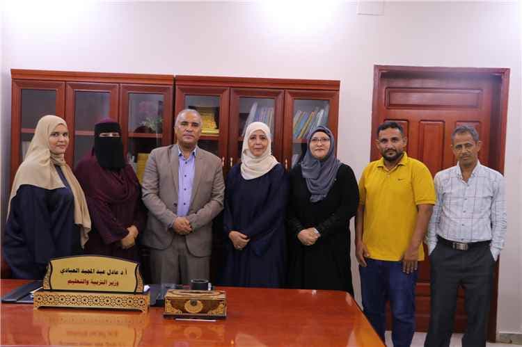 وزير التربية يبحث مع رئيسة اللجنة الوطنية للمرأة تعزيز دور المرأة في التعليم وتمكين الفتيات