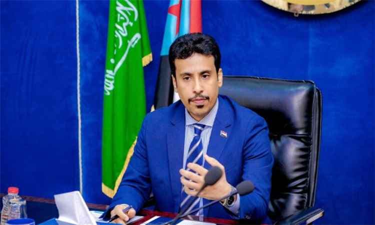 محمد الغيثي: الدعم السعودي رسالة ثقة.. والتحدي الحقيقي يكمن في عدم توريد الإيرادات إلى البنك المركزي.