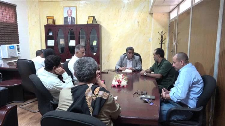 وكيل أول محافظة عدن يطلع على أوضاع خدمات المياه والصرف الصحي في عدن ويوجه بمعالجة المشكلات ميدانيًا