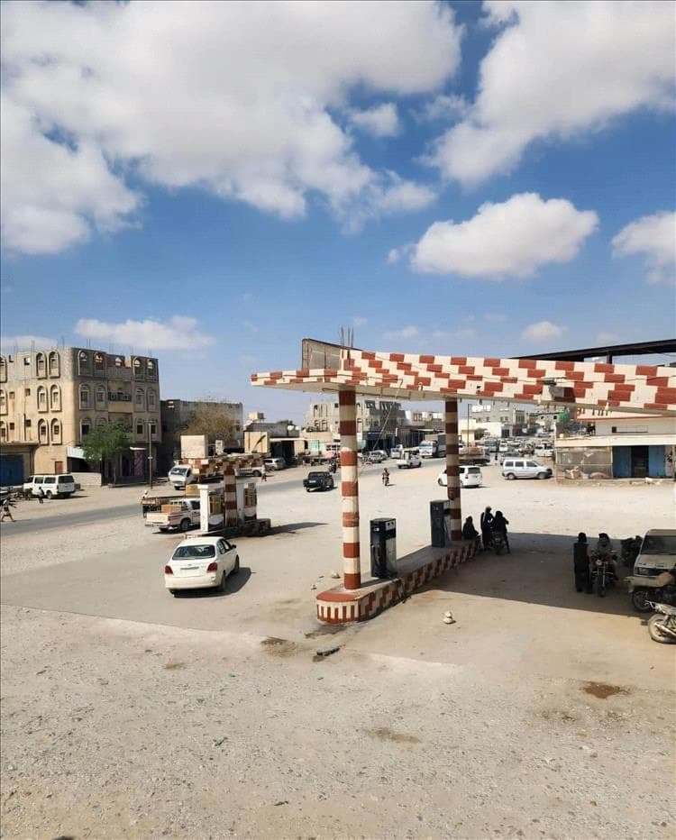 عاصمة مديرية ميفعة وضواحيها في ظلام دامس بسبب خلل كهربائي، وإدارة كهرباء المديرية تماطل