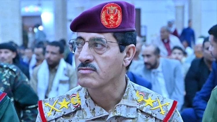 وزير الدفاع طاهر العقيلي: أدينا صلاة العيد في معاشيق ونتطلع لأمن واستقرار البلاد