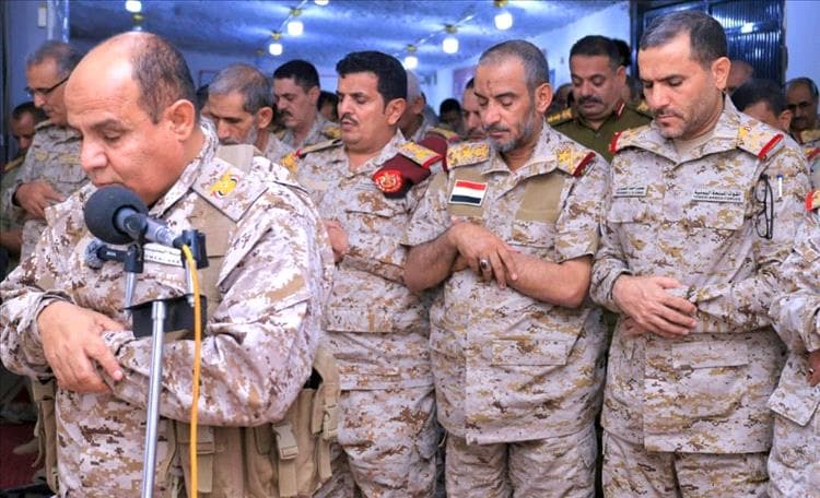رئيس الأركان يؤدي صلاة العيد في مأرب ويؤكد اقتراب الحسم واستعادة الدولة