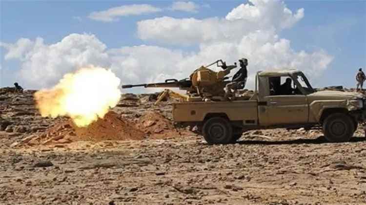 20 غارة جوية تستهدف مواقع ومنصات صواريخ للحوثيين.. ووصول 43 جثة إلى مستشفى باجل بالحديدة