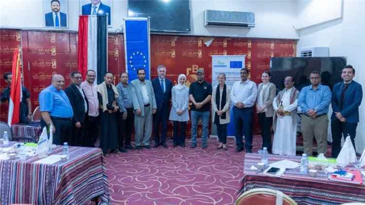 سفير الاتحاد الأوروبي وسفيرة هولندا يطلعان على مشروع تعزيز الأمن المائي في مأرب