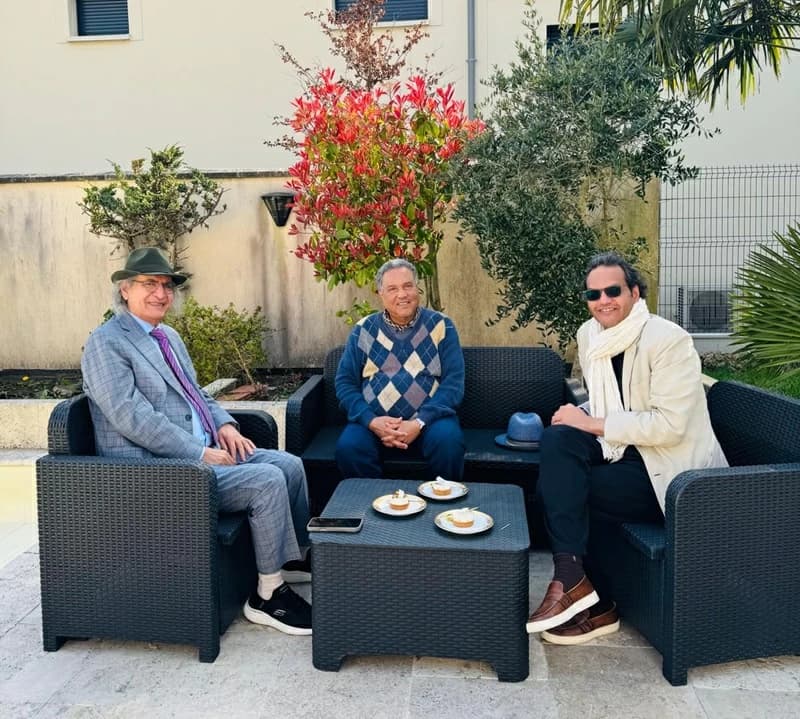 لقاء باريسي بأثير لندني يجمع محمد عبده والعمير والذيابي