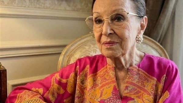 نجاة الصغيرة تحسم الجدل: صورتي المتداولة مفبركة بالذكاء الاصطناعي