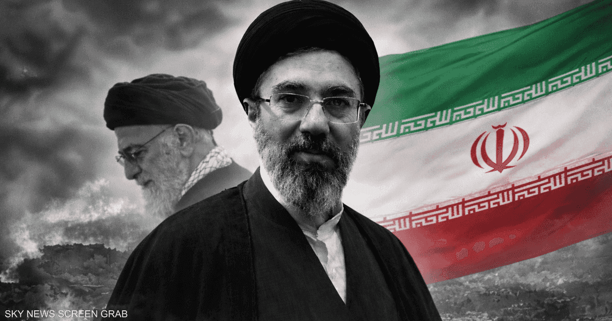 خوف من إعلانه كمرشد جديد.. 4 اختلافات لمجتبى عن والده