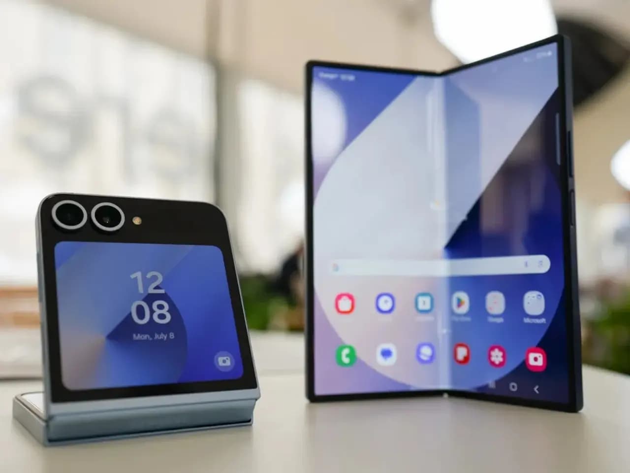 سامسونج توسع برنامج One UI 8.5 التجريبي لهواتف Galaxy Z Fold 6 وFlip 6