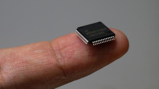 تكنولوجيا: قفزة ثورية في عالم الرقائق.. شريحة ثلاثية الأبعاد تُسرع الذكاء الاصطناعي بعشرة أضعاف