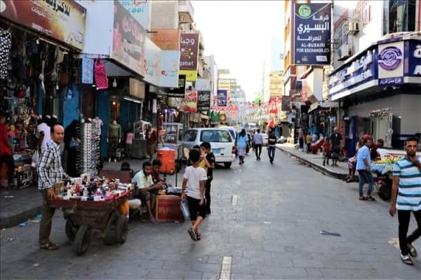 تقرير: تأخر استعداد اليمنيين لشهر رمضان مع ضعف الرواتب