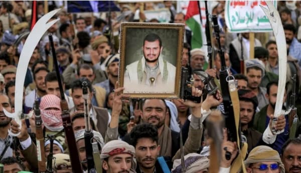 اليمن: الحوثي يعلق على الأحداث.. أيدينا على الزناد إذا تطلبت التطورات ونقف إلى جانب إيران