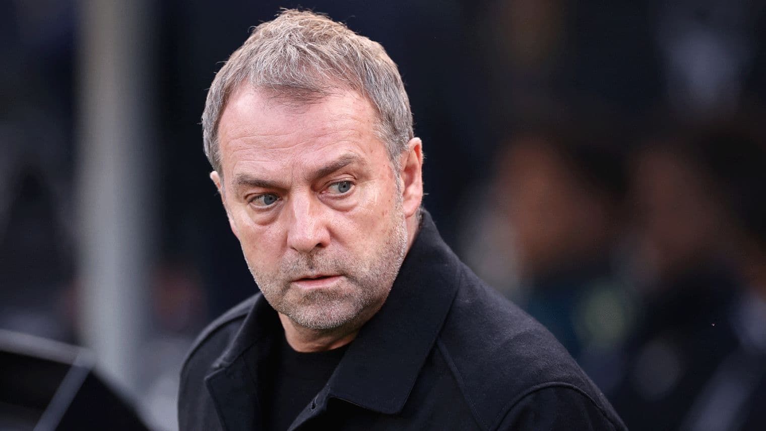 فليك: لاعب برشلونة يفتقد الثقة.. ولا يمر بفترة جيدة