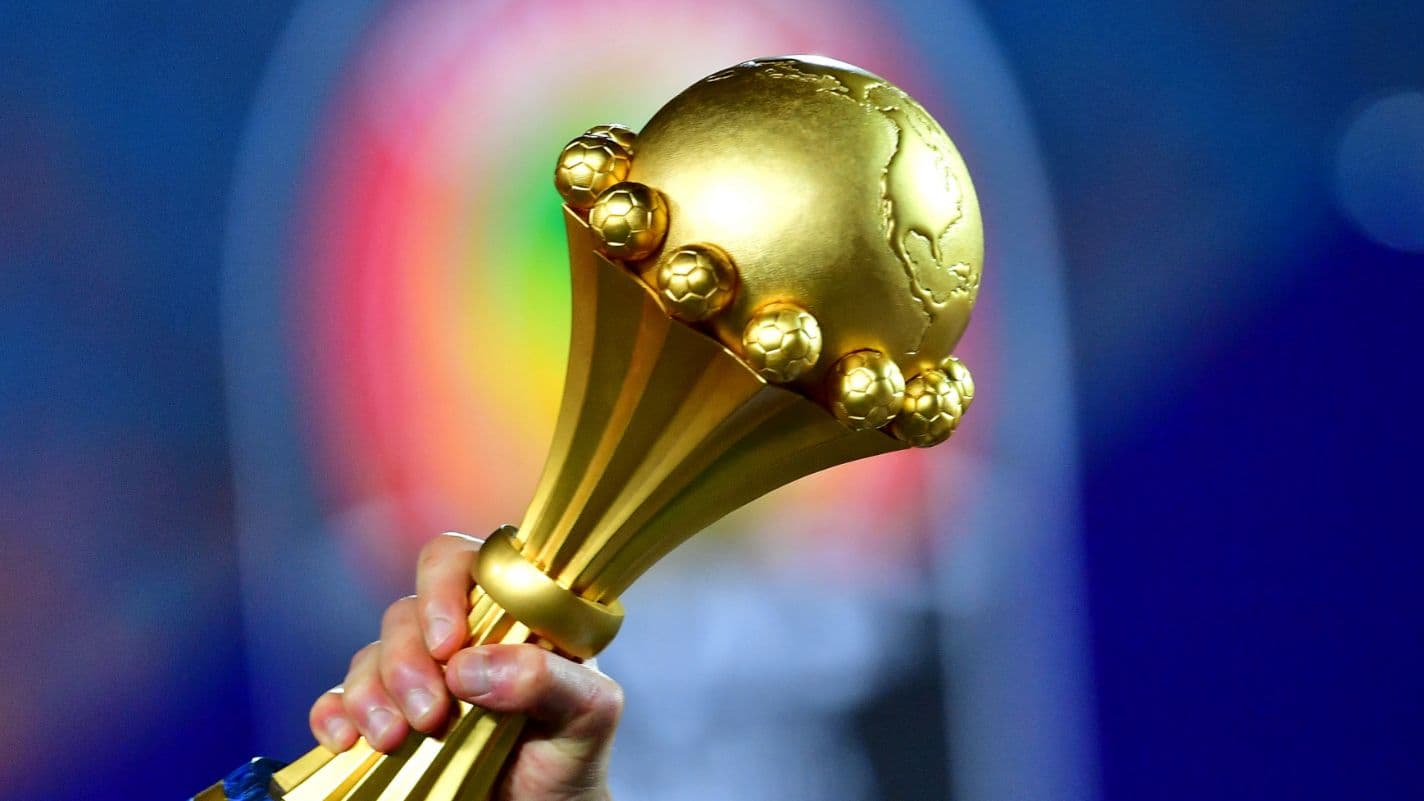 مصر تدرس استضافة أمم أفريقيا وتنافس على كأس العالم