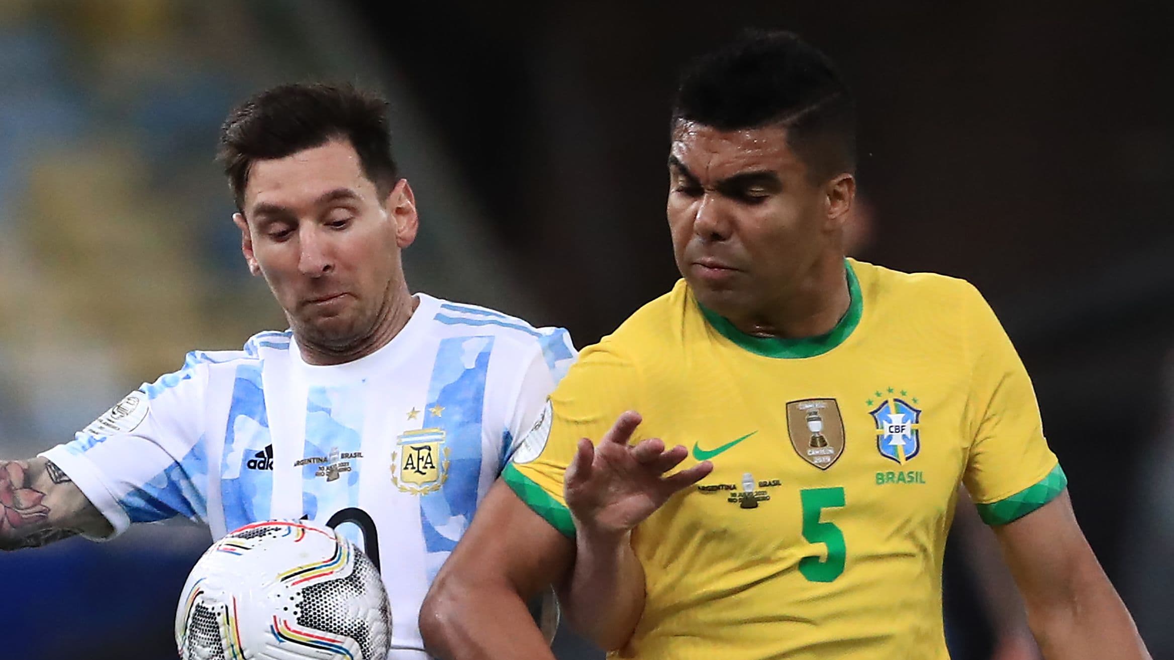 عملاق إيطالي يهدد مزاملة كاسيميرو مع ميسي
