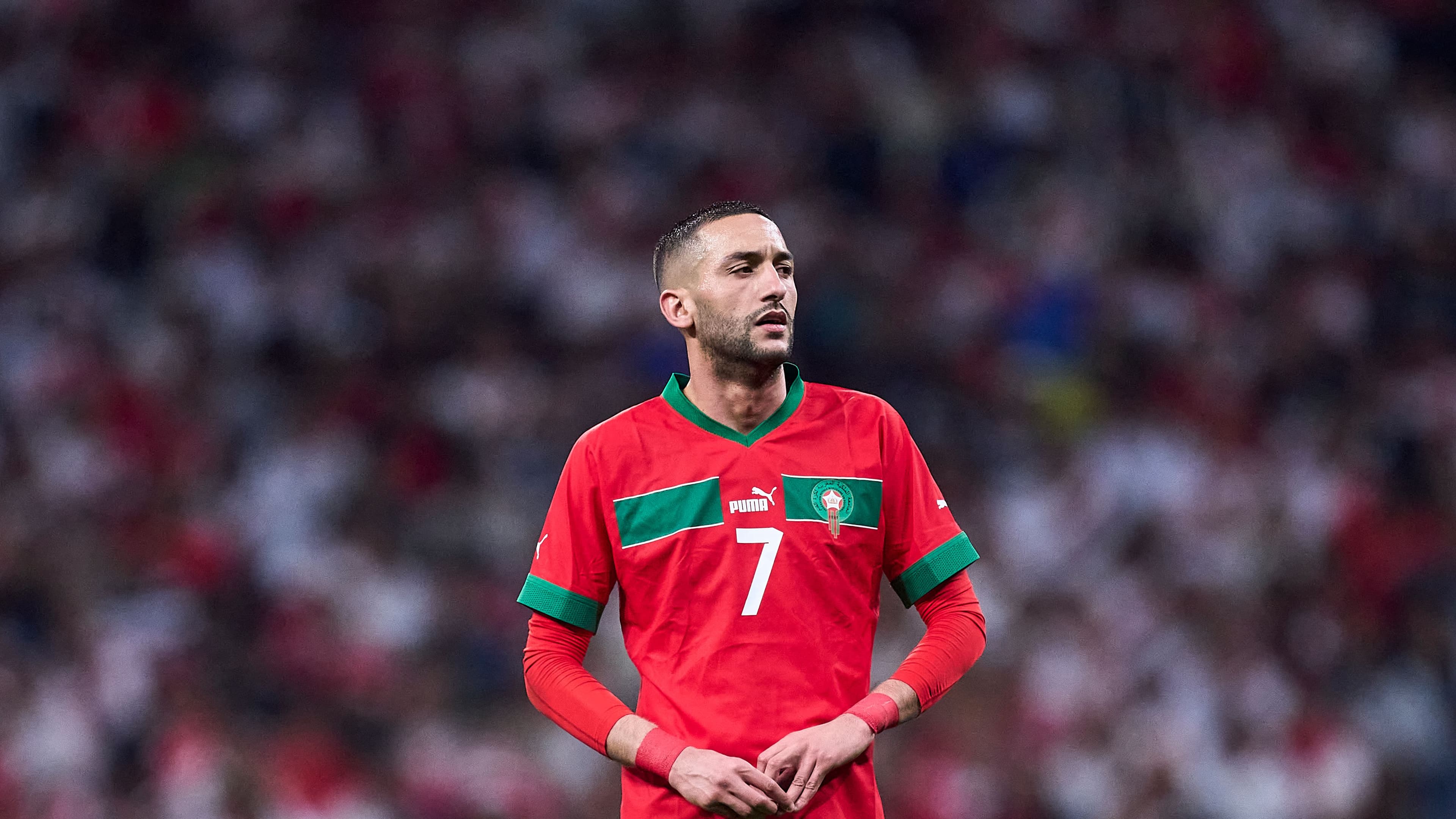 بالفيديو: زياش يضيء المدرجات بمبادرة إنسانية