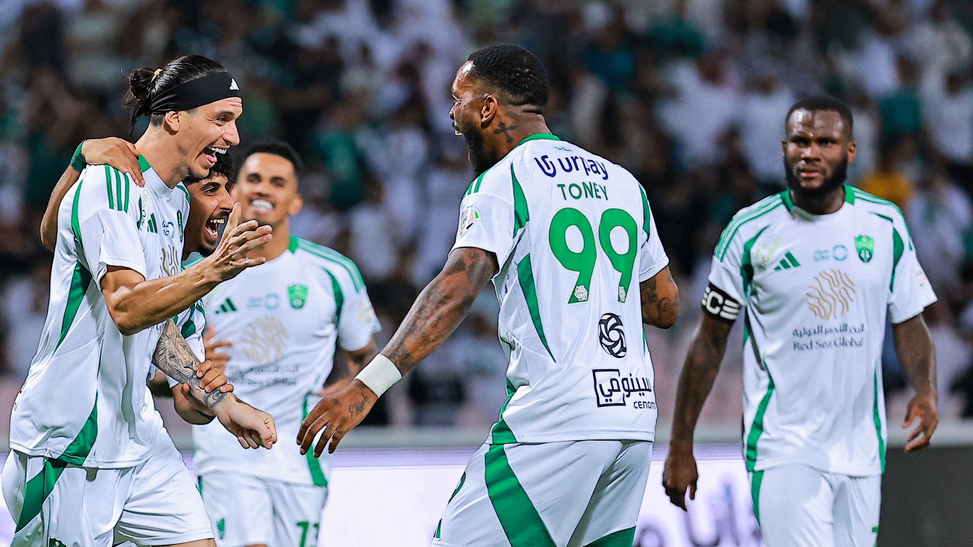 إيبانيز يعود لدفاع أهلي جدة في مواجهة الدحيل